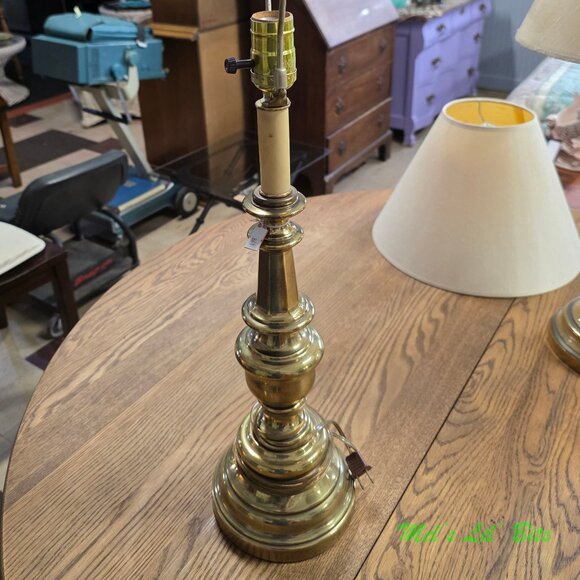 Vintage Brass Hollywood Regency Style Table Lamp - Picture 3 of 4